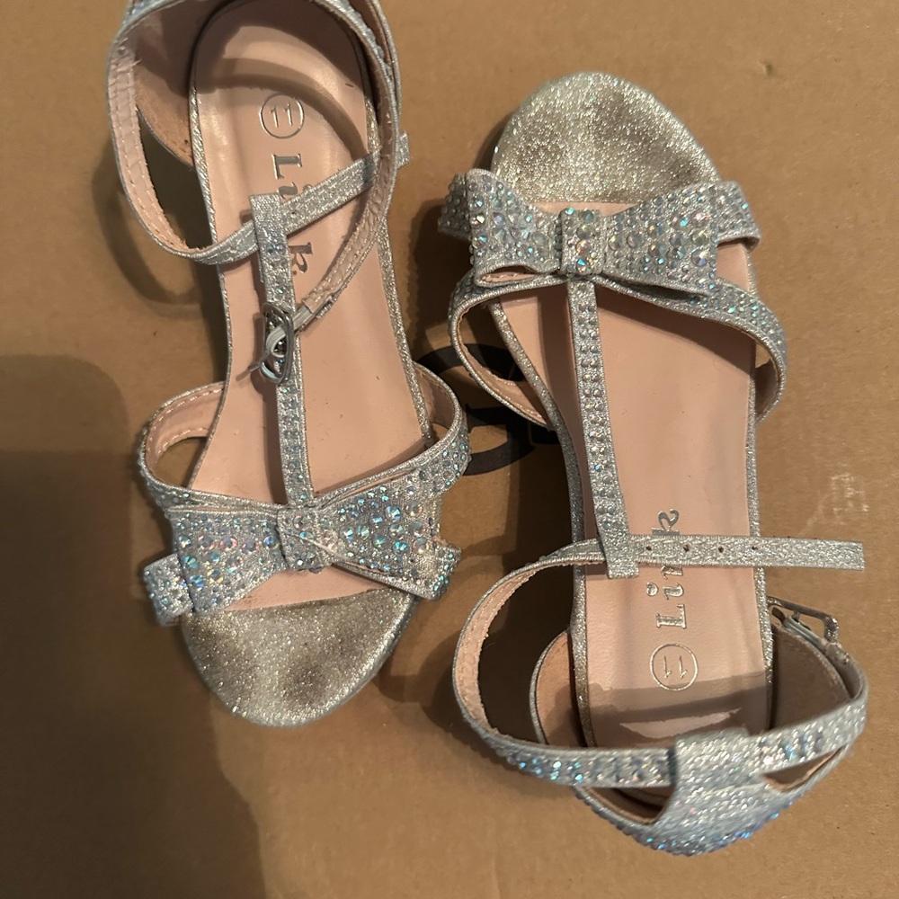 Girls Link Silver Glitter Dress Shoes T-Strap